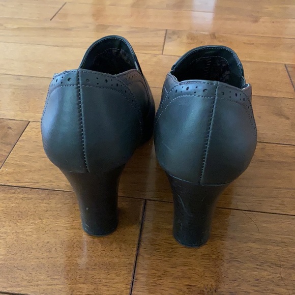 Rialto Nora Grey Slip-On Shoes Chunky Heels women’s size 8.5 - Picture 4 of 5